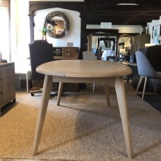 LUNDIN Oval Extending Dining Table